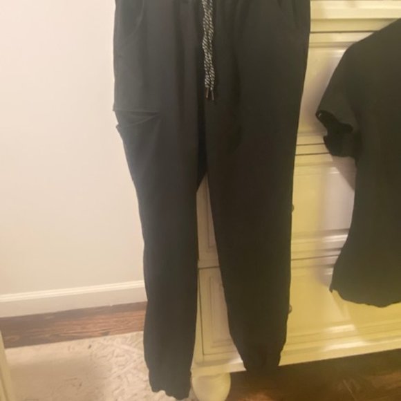 Jaanuu women's scrub set - black - Picture 3 of 5